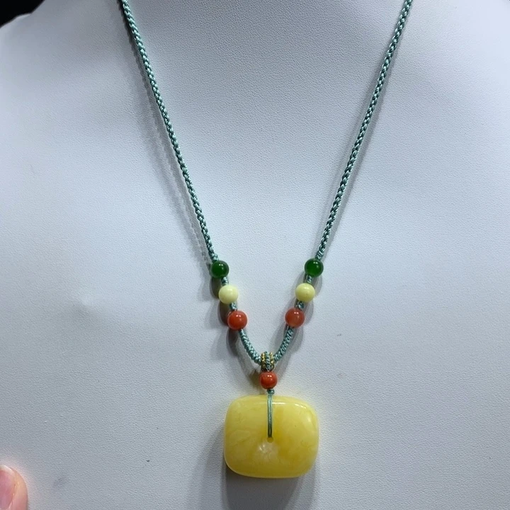 琥珀颈饰未镶嵌吊坠