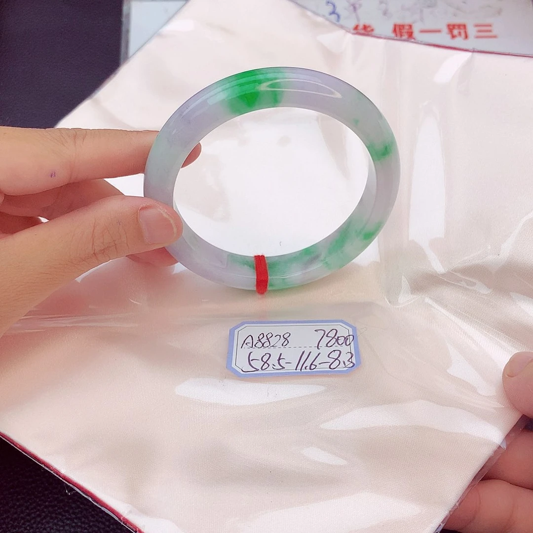 翡翠手镯未镶嵌翡翠