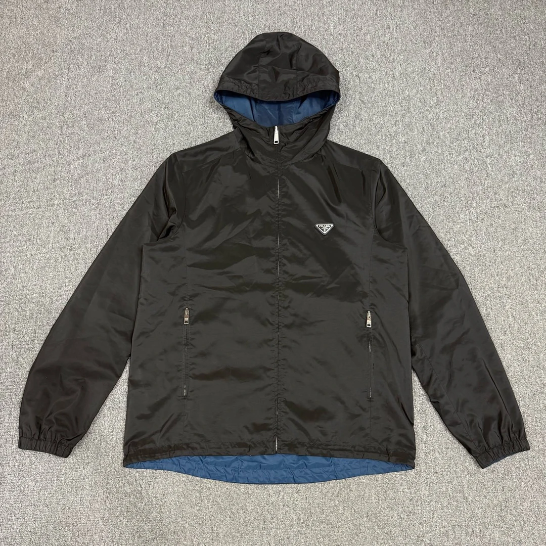 99新 Prada/普拉达 13281182新款黑蓝双面穿三角标夹克外套 54码