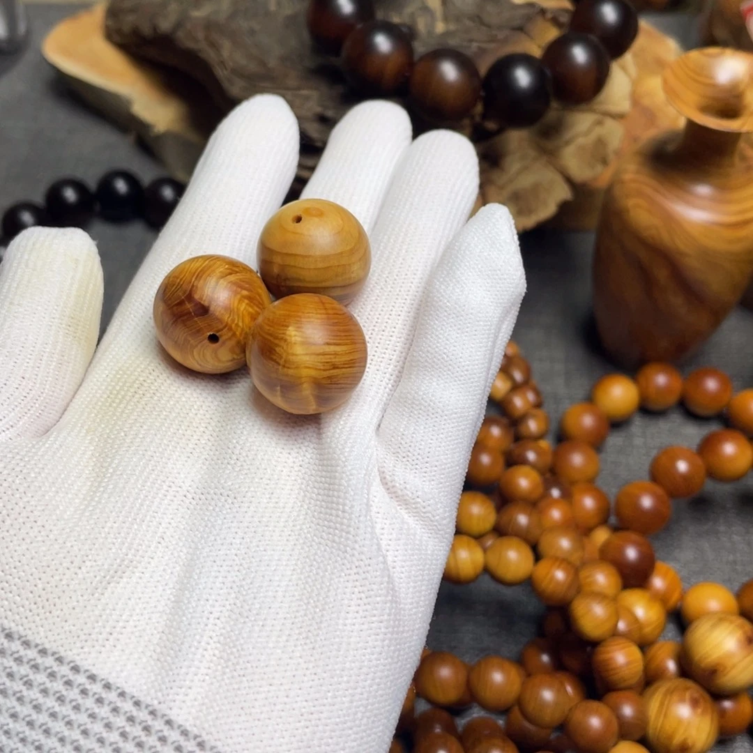 变***质柏木（崖柏）龙胆闪3颗珠子