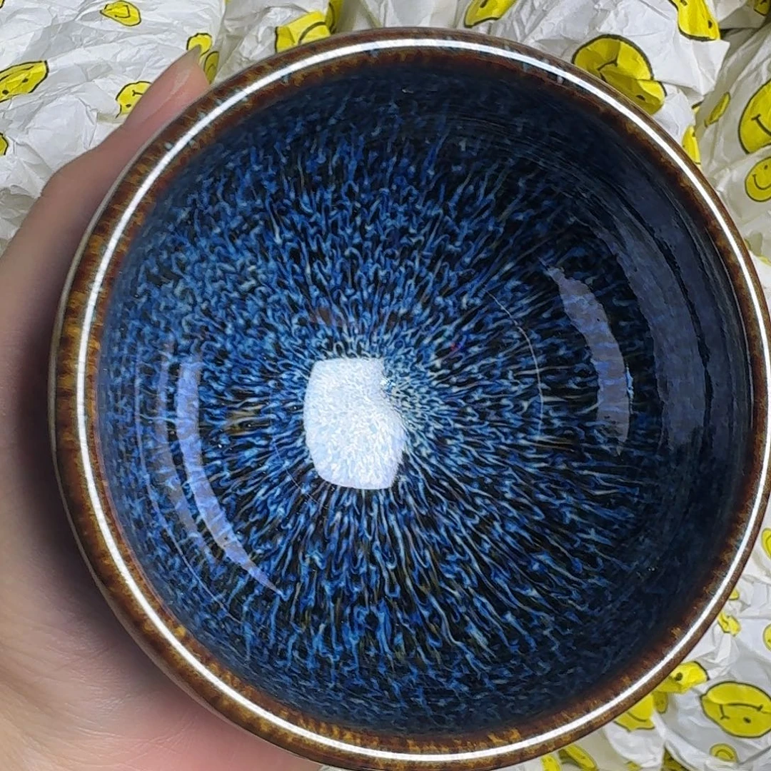 茶盏是因为它具有极致吸引力
