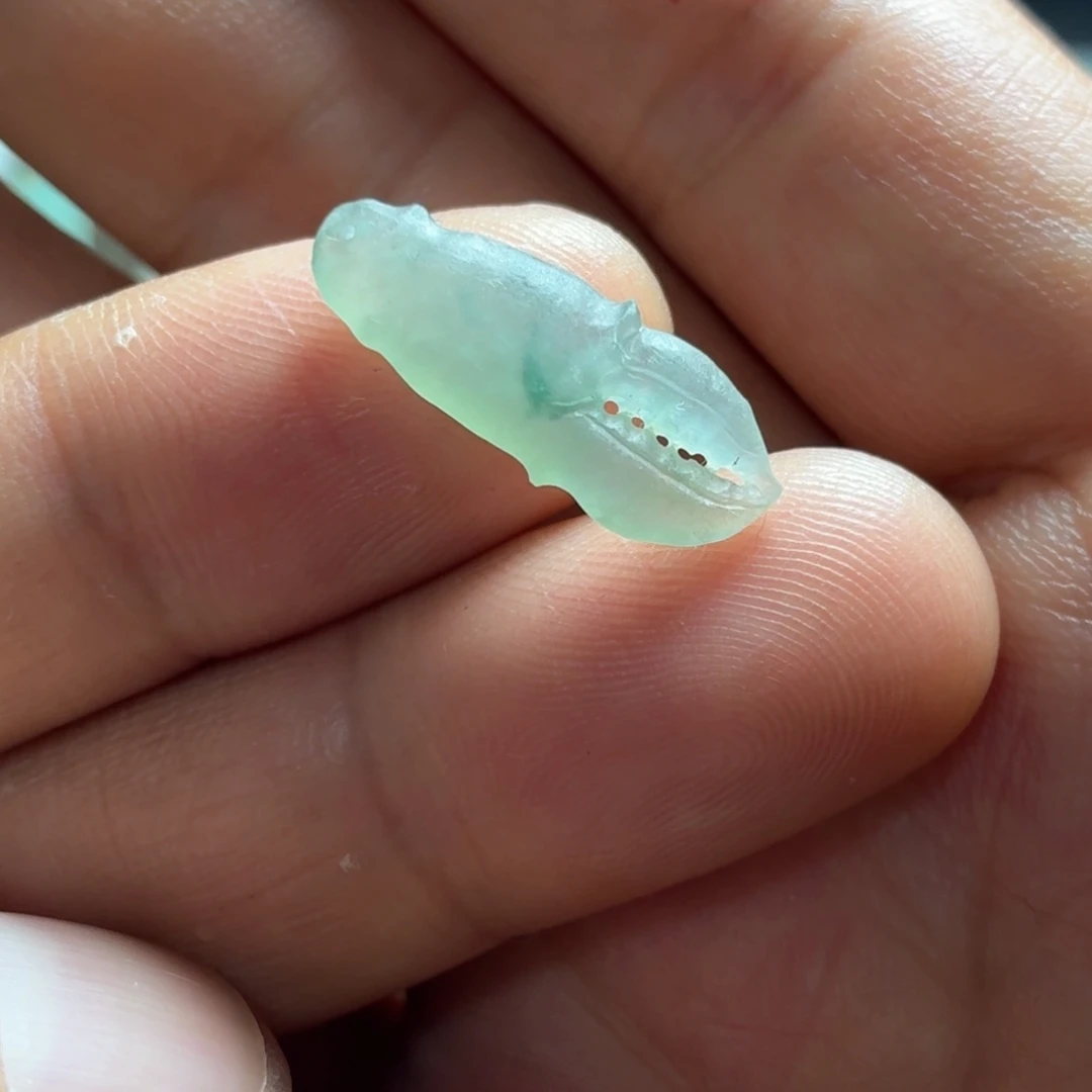 定制翡翠未镶嵌蟹钳