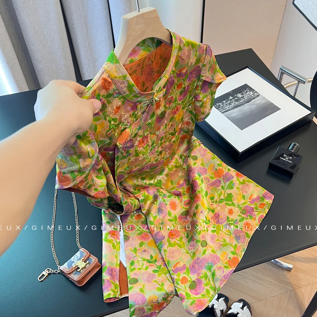 今年流行新中式旗袍衫上衣女夏季2025新款国风立领碎花盘扣衬衣潮