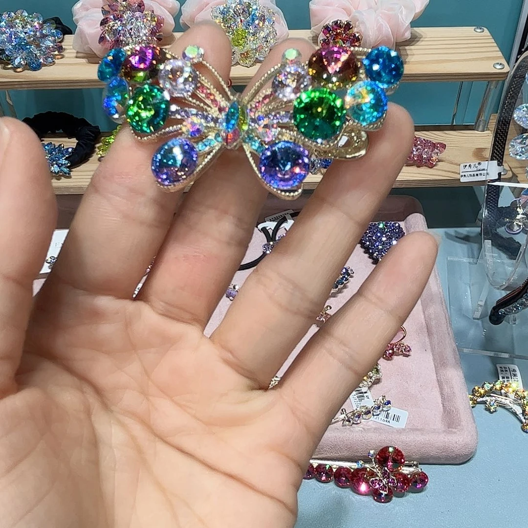 皮质铁合金耳钉和