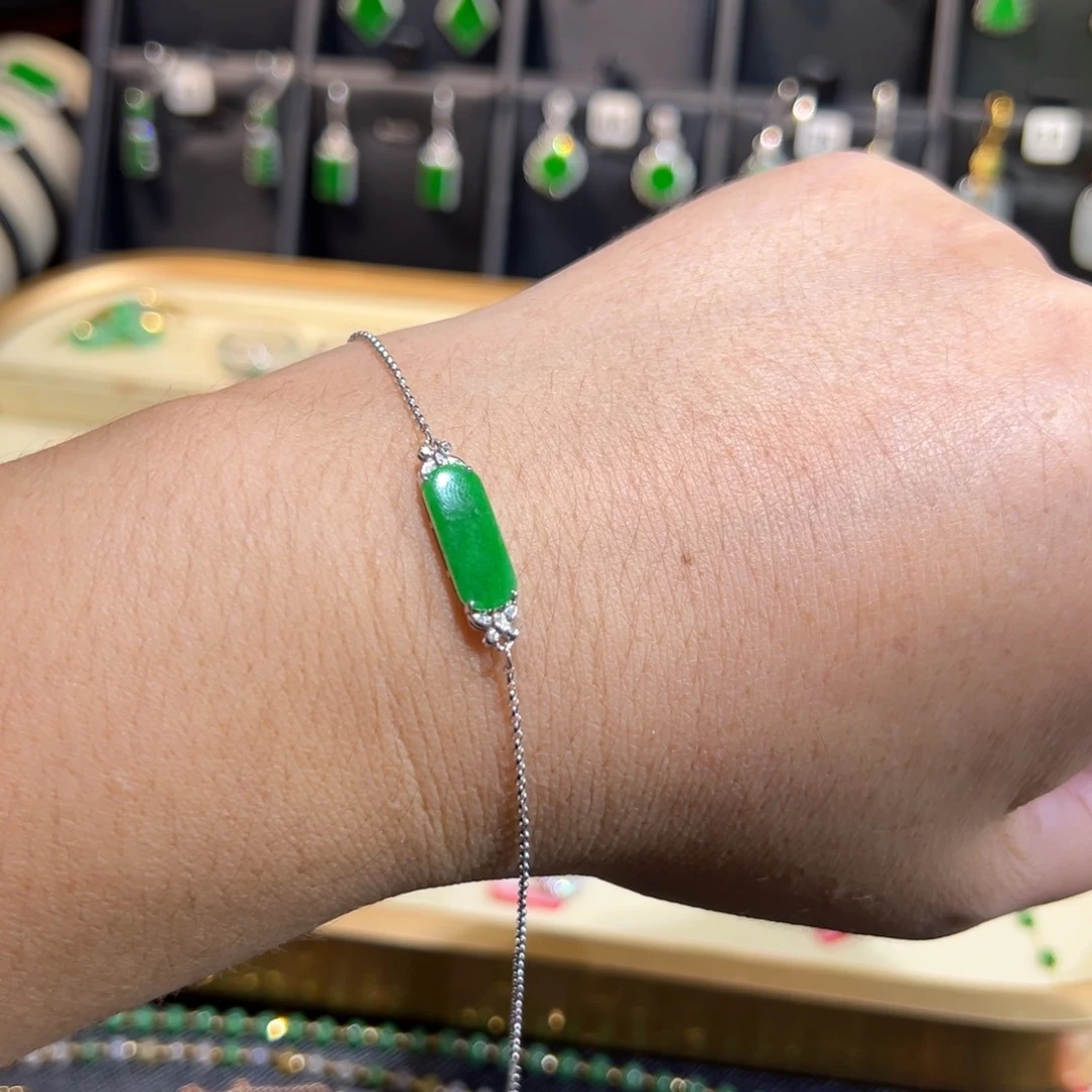 翡翠18K金镶嵌颈饰手链