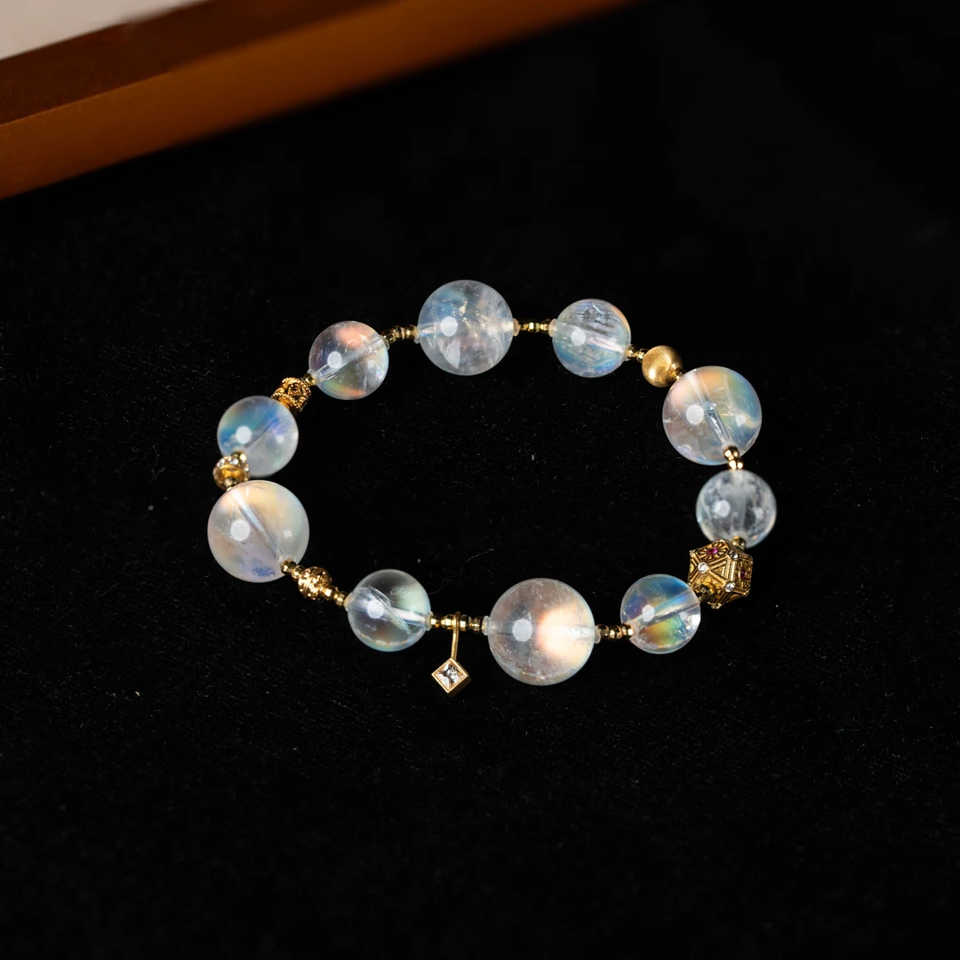 【霞光岛】 花奢珠宝 马岛月光石18k手串 （多样性发货）