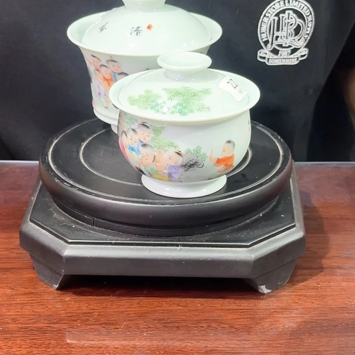 石***者景德镇陶瓷艺术精品两套盖碗