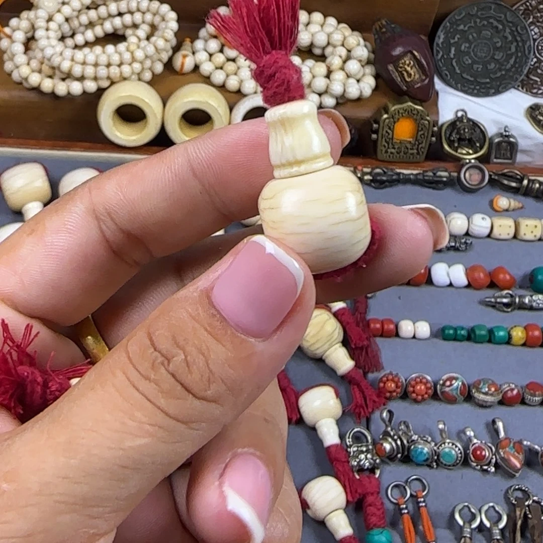 謝****玻璃颈饰三通18的