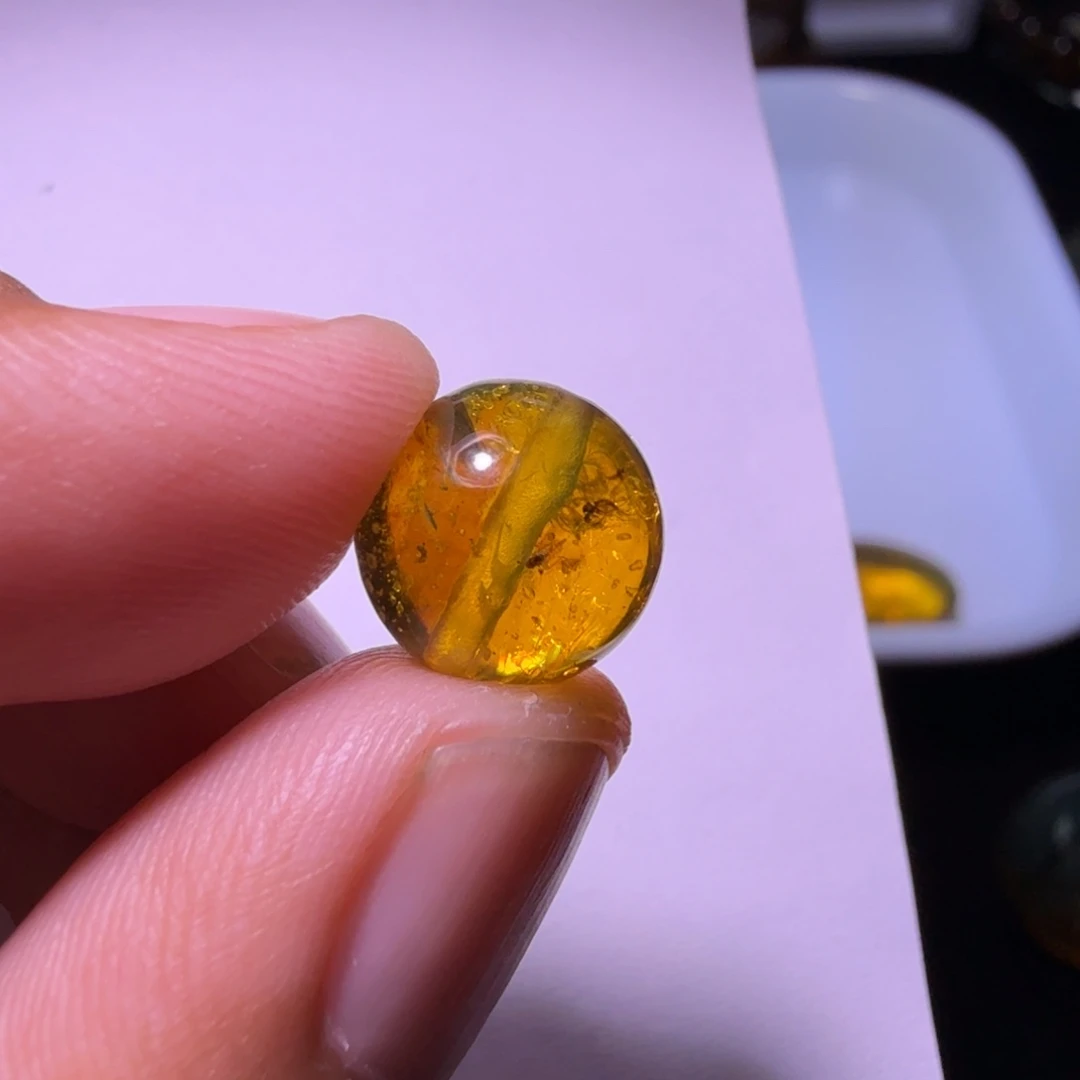 理***孝未镶嵌琥珀裸石，，