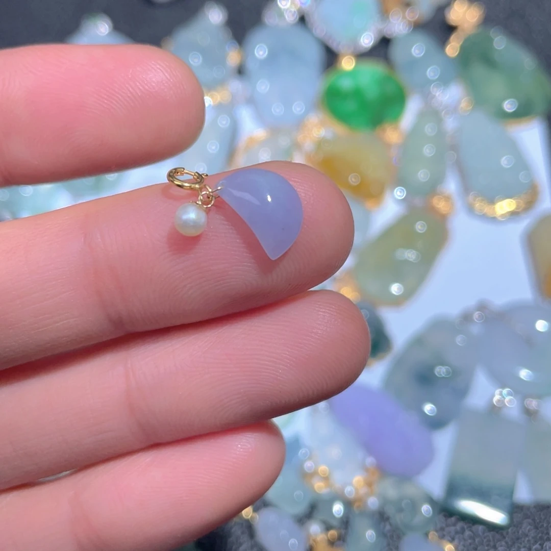 翡翠颈饰18K金镶嵌翡翠