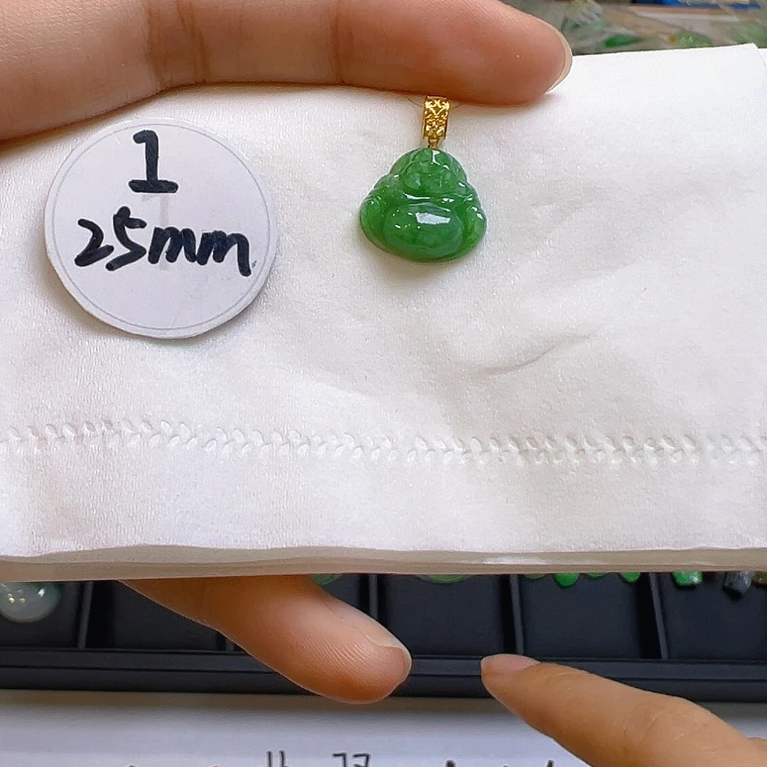 翡翠颈饰18K金镶嵌翡翠