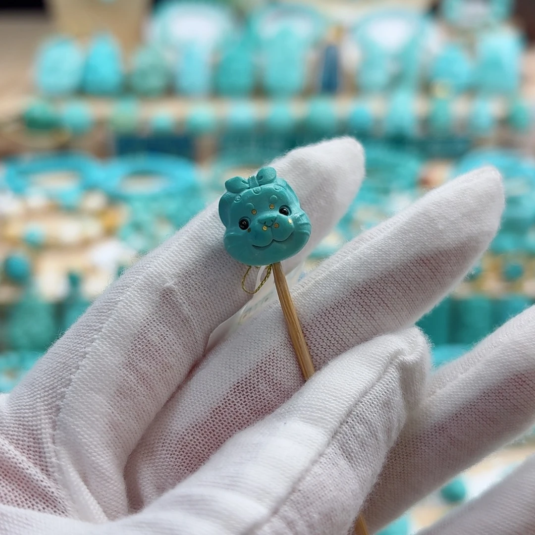 绿松石未镶嵌珠宝奇石