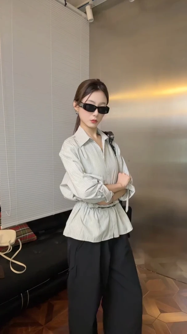 小个子法式条纹女士夏季秋季收腰衬衫衬衣女装小众时尚上衣