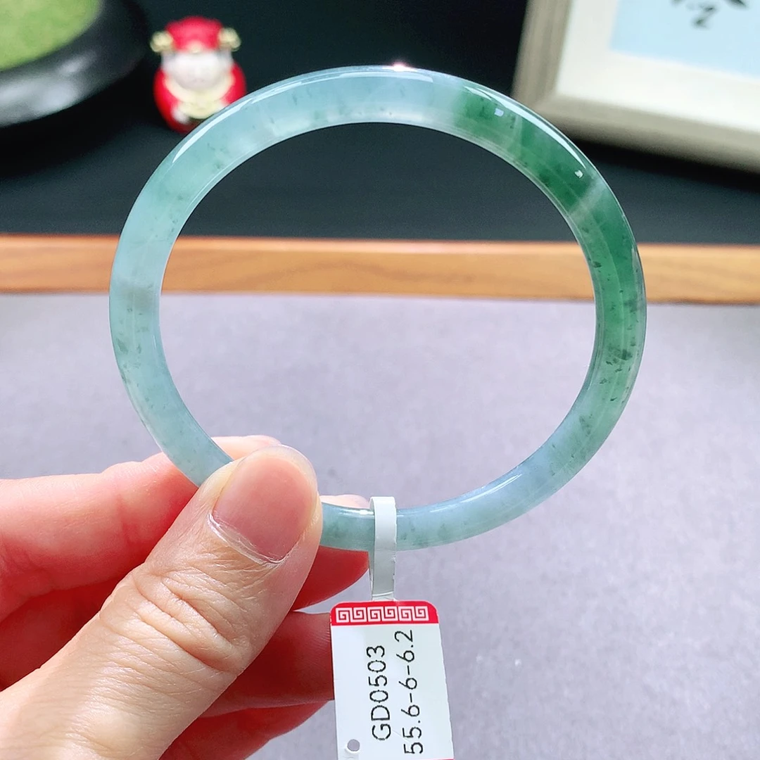 翡翠手镯未镶嵌天然翡翠手镯