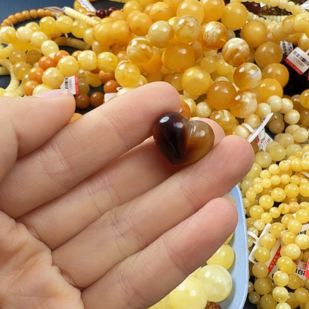 琥珀未镶嵌珠宝奇石