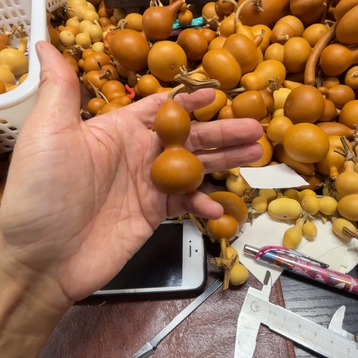 糊*厚厚的一把大纸皮葫芦糊糊