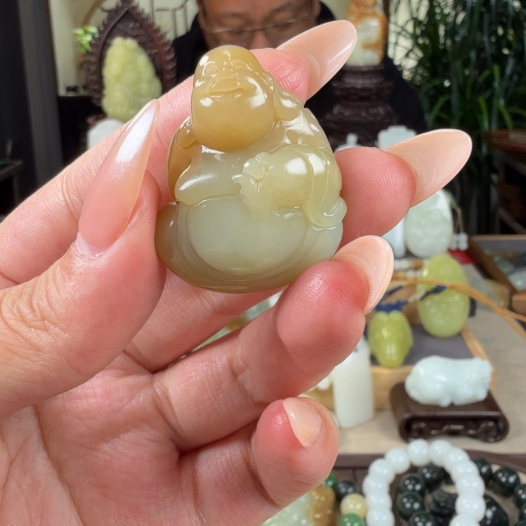 农***哥和田玉未镶嵌颈饰