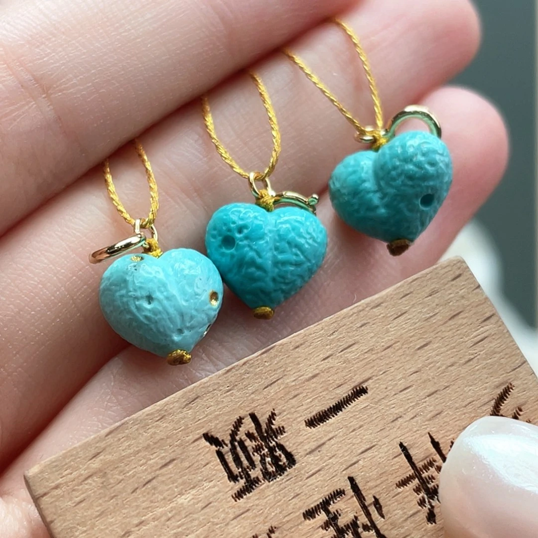 未镶嵌绿松石颈饰