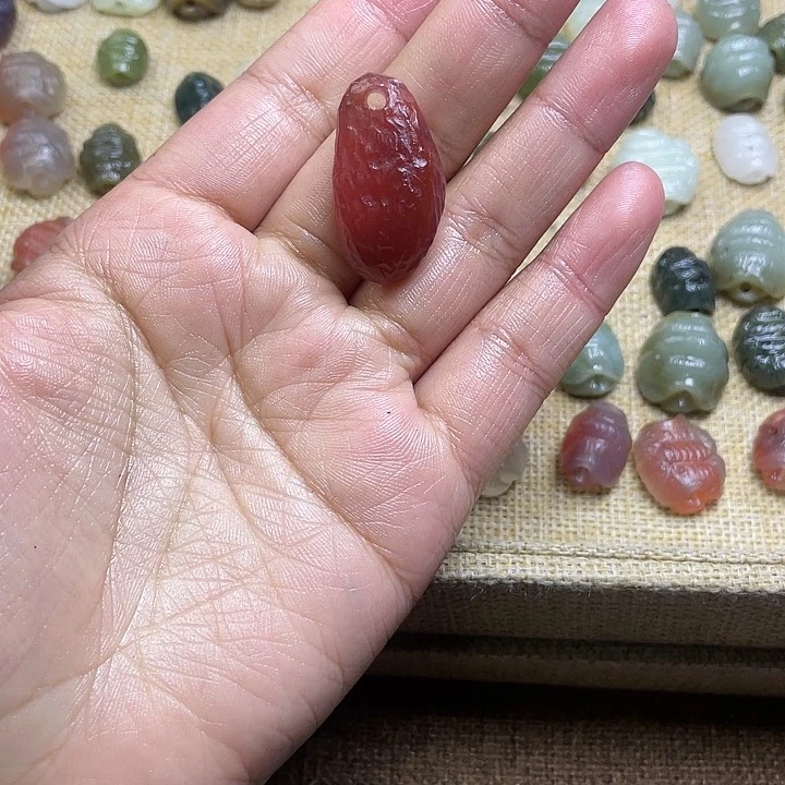 和田玉（糖玉）颈饰未镶嵌滨**礼25