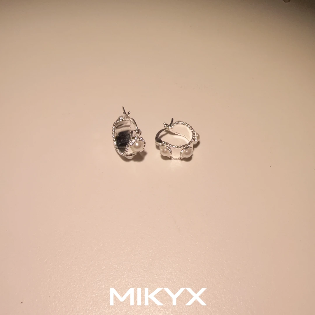 mikyx 铜合金仿珍珠耳饰 亮银珠珠耳环B539