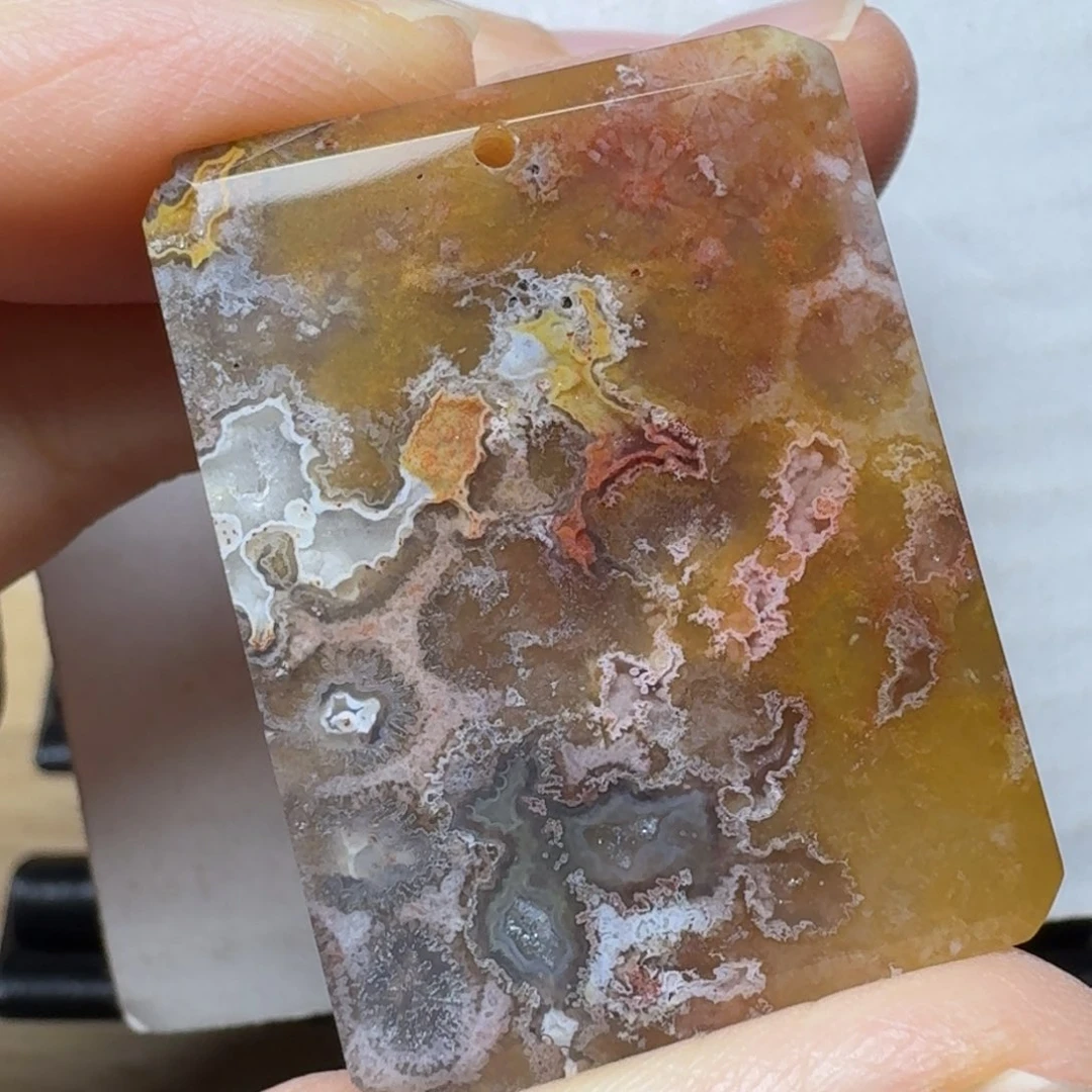 石英质玉奇特共生未镶嵌