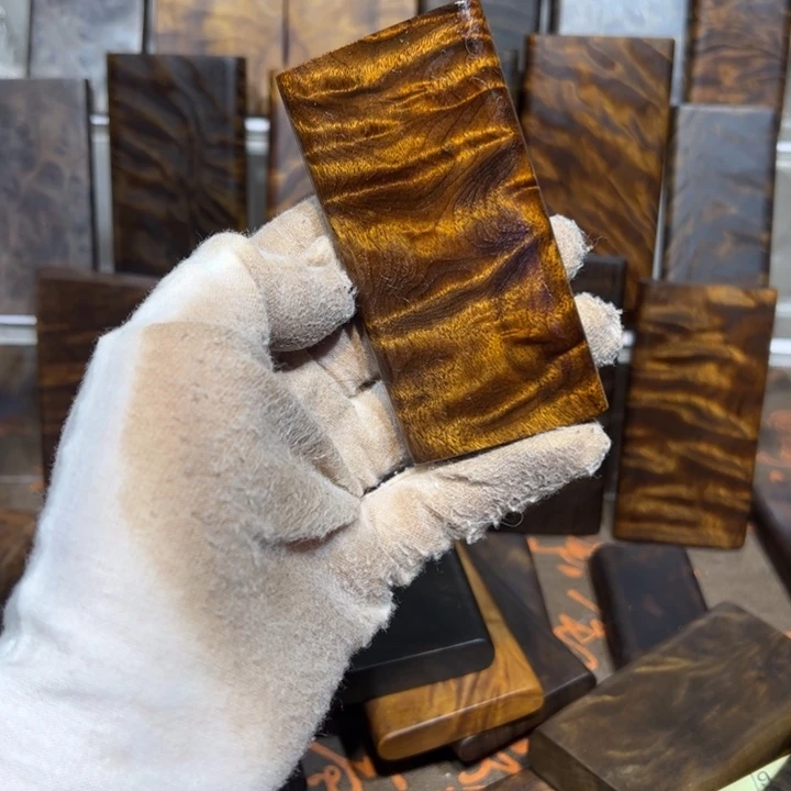 黎***暗金丝楠小叶桢楠无事牌