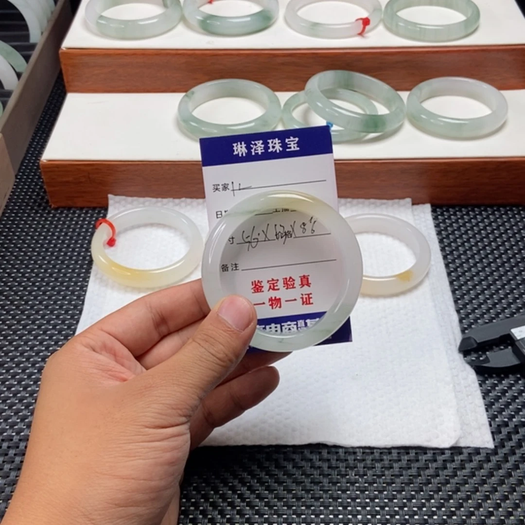 烟****石英质玉未镶嵌手镯12
