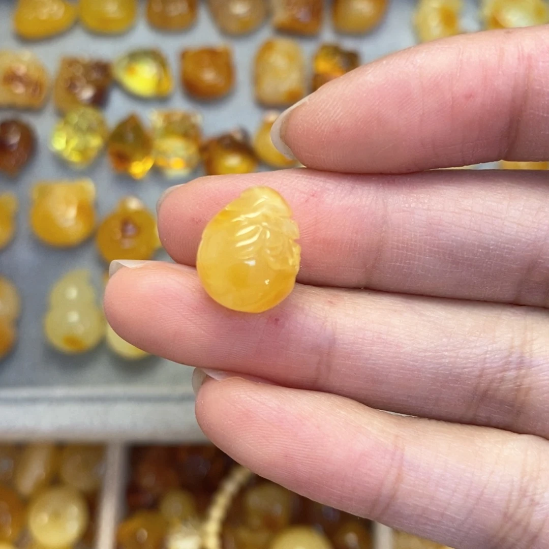 蜜蜡颈饰未镶嵌柒*钱袋
