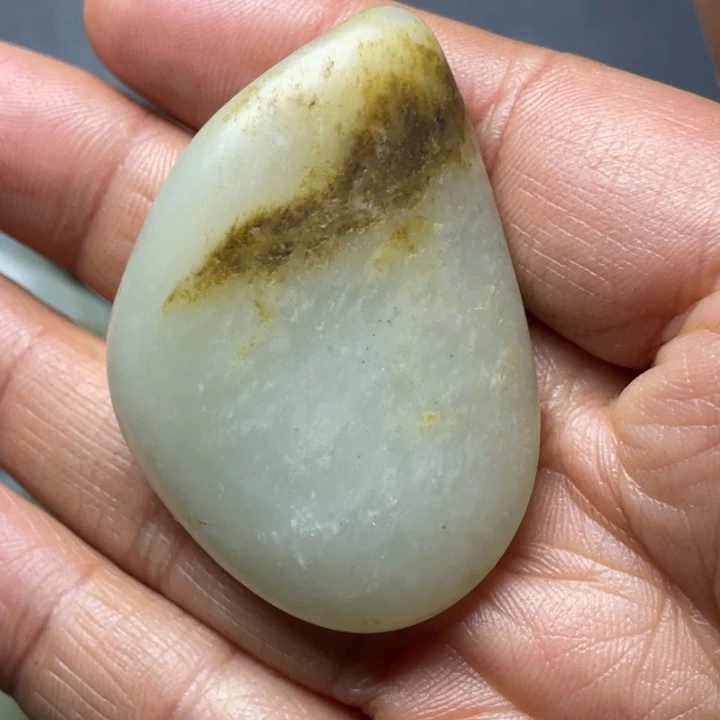 和田玉未镶嵌珠宝半成品