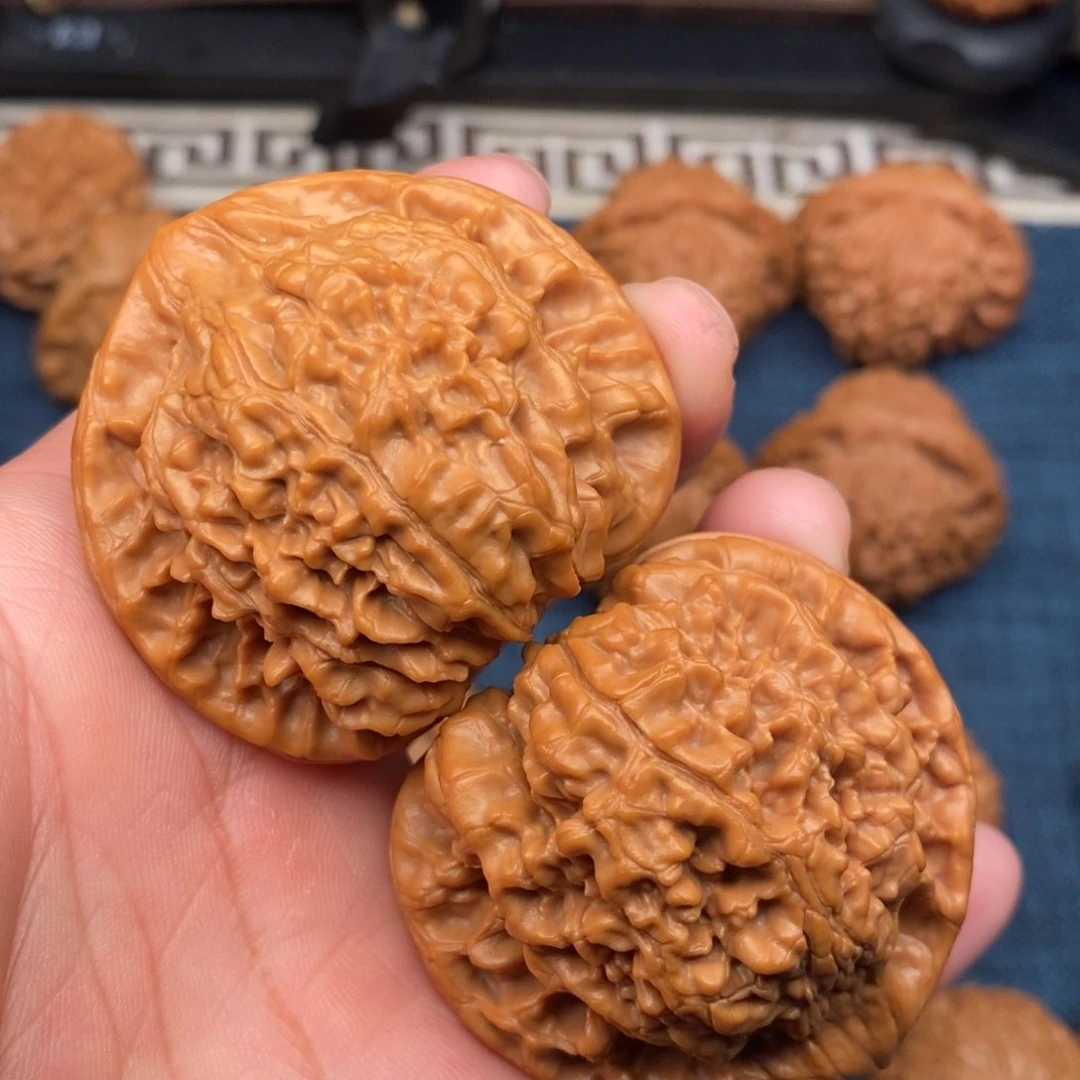 文玩核桃把件48麒麟纹官帽