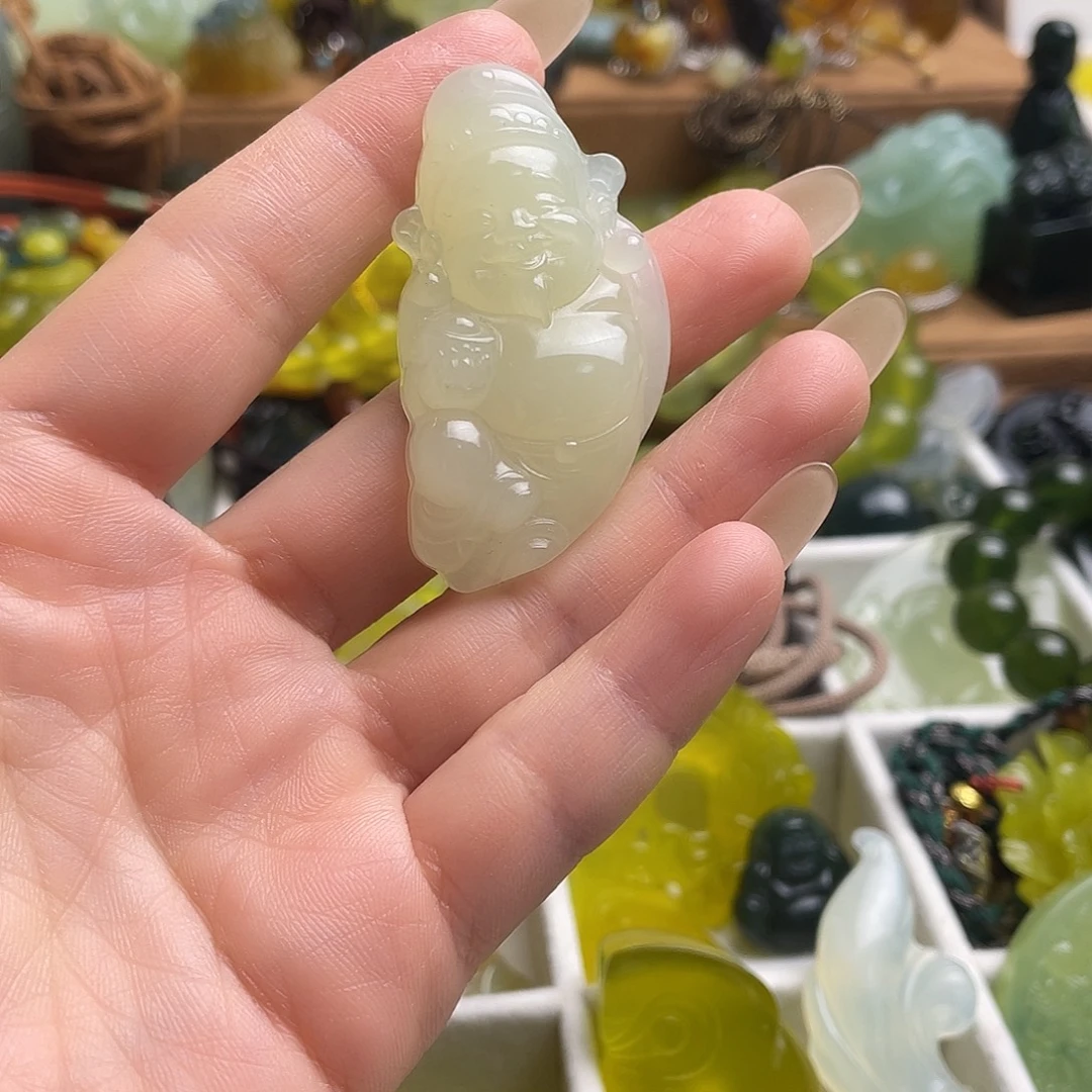 蛇纹石玉未镶嵌颈饰