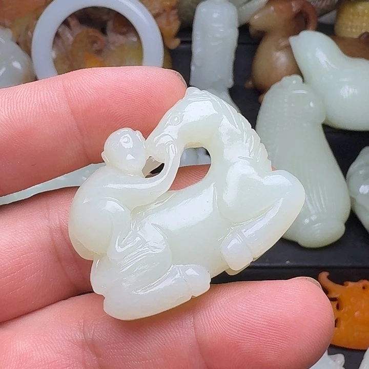 和田玉未镶嵌挂件