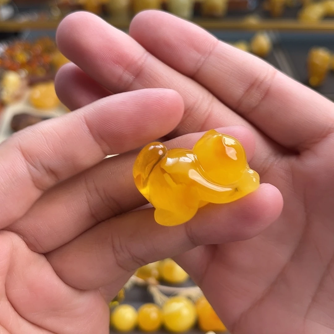 琥珀未镶嵌珠宝奇石