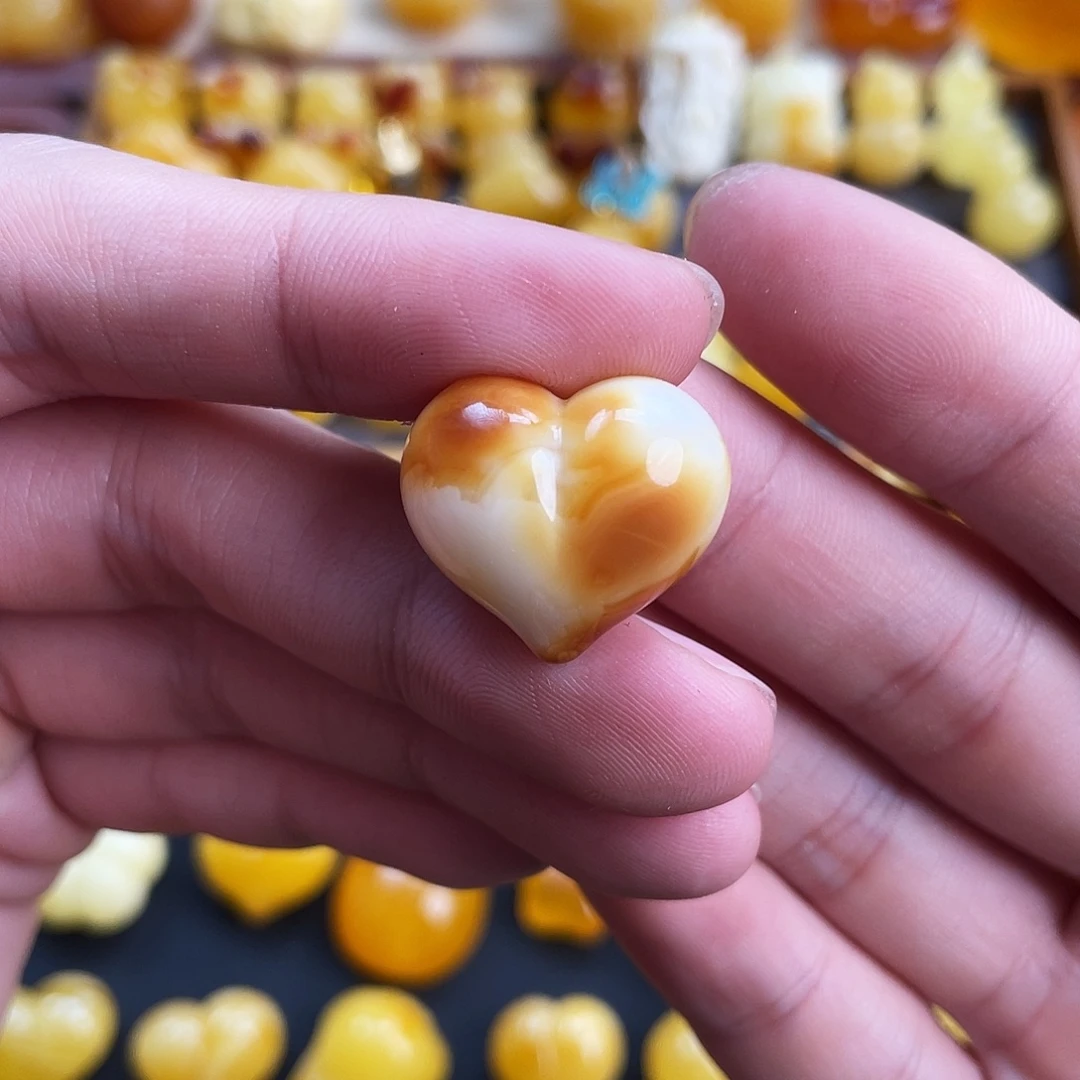 琥珀未镶嵌珠宝奇石