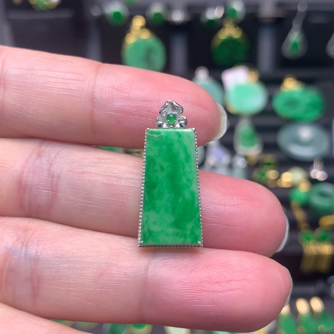 翡翠18K金镶嵌吊坠(不含链)有纹裂