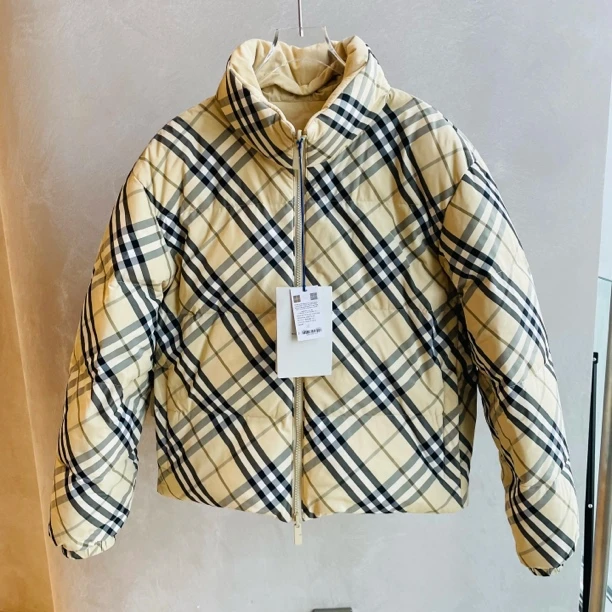 未使用 BURBERRY/博柏利 25ss格纹双面羽绒服/L码/2077/全新
