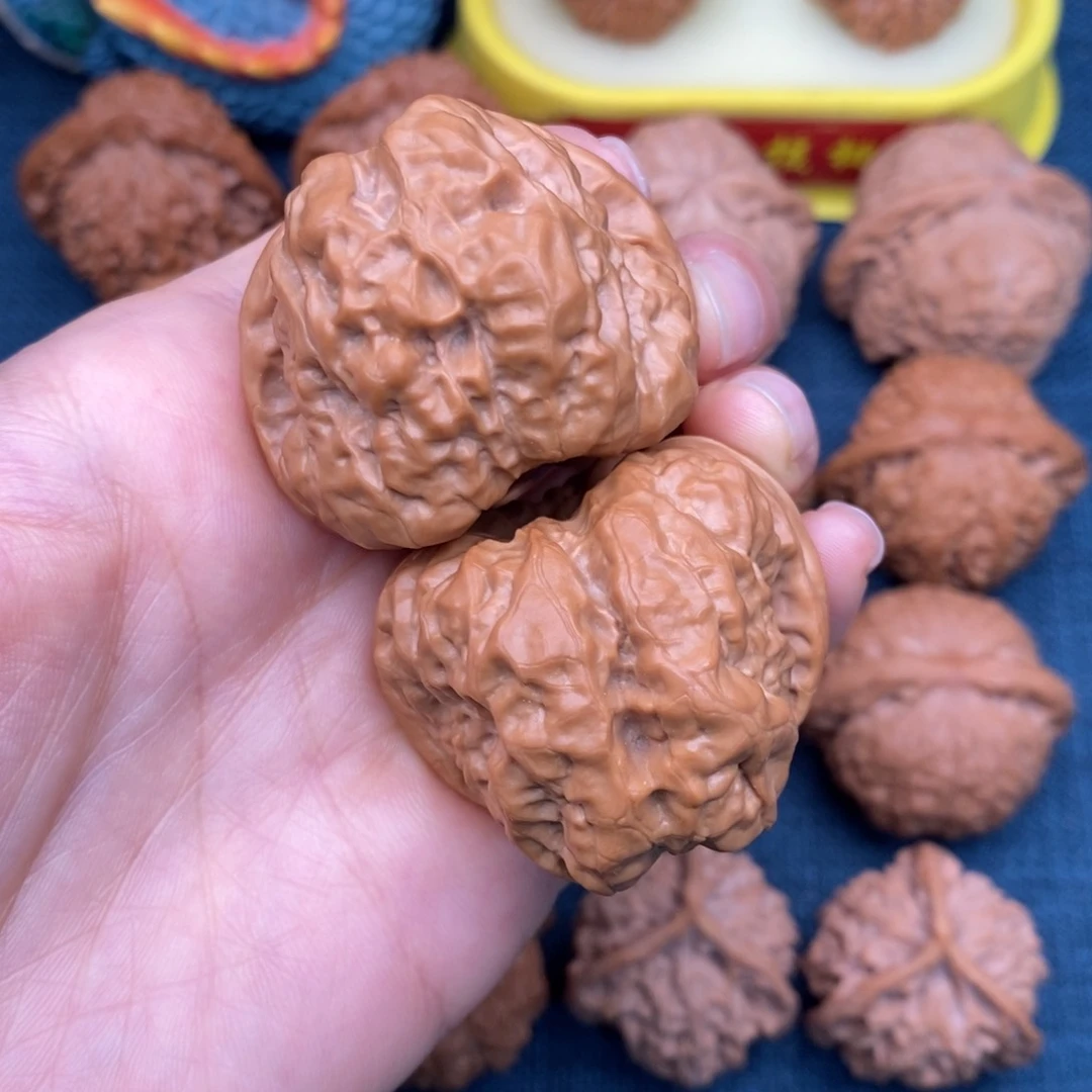 文玩核桃把件40边43肚，开背肌肉蛙