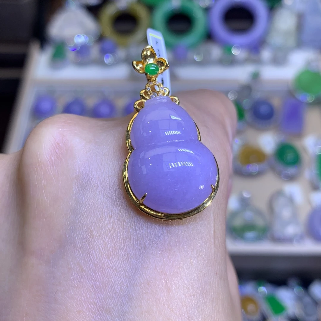 翡翠18K金镶嵌颈饰翡翠