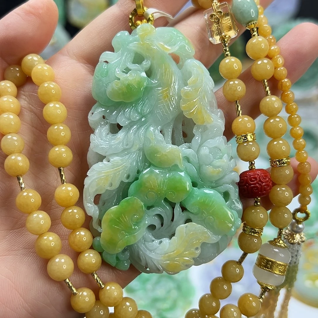 翡翠未镶嵌颈饰吊坠