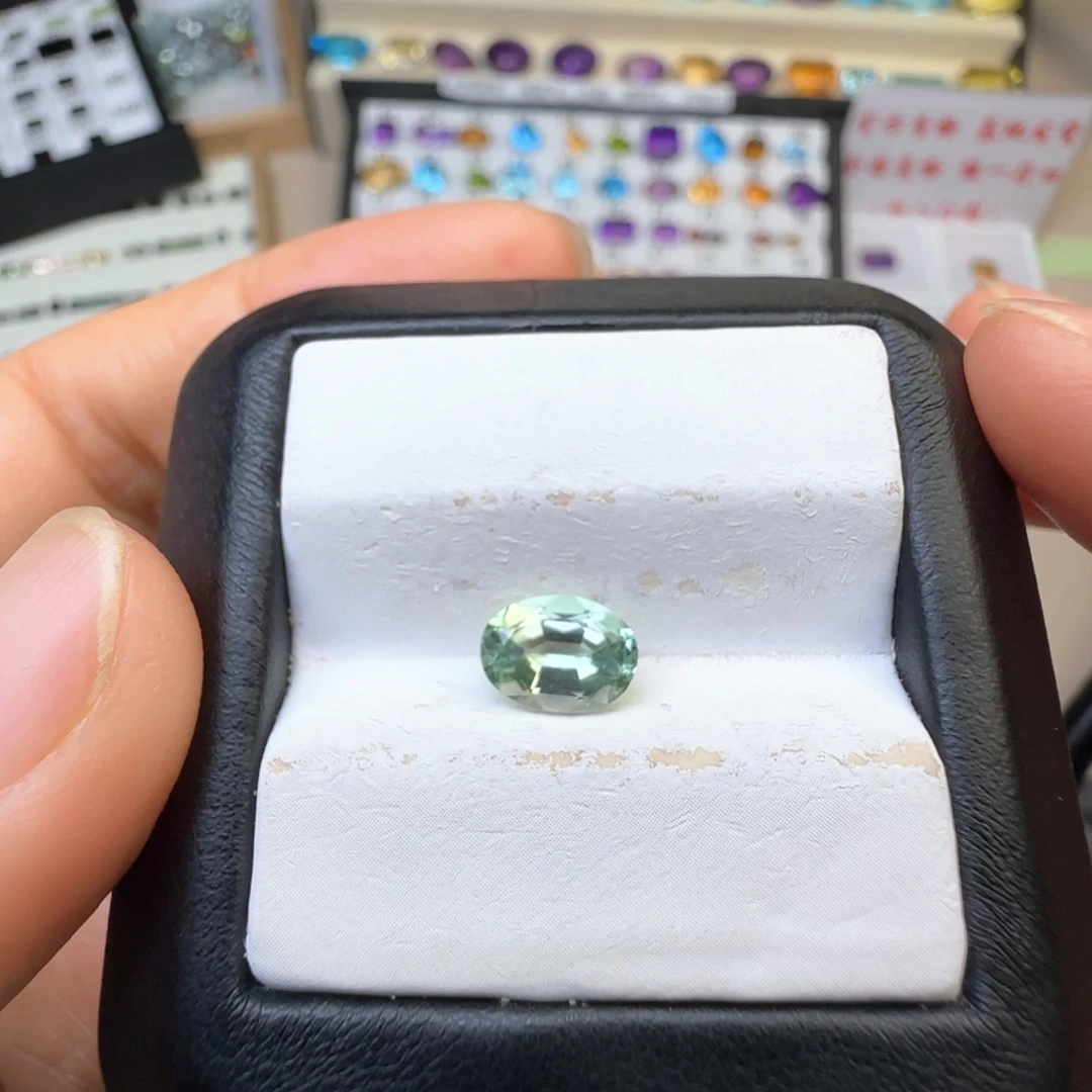 未镶嵌珠宝半成品碧玺1.38克拉 薄荷绿