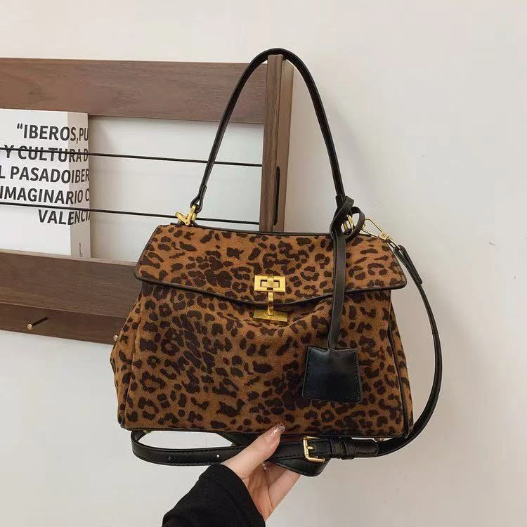 肆壹早春新款女包小众简约斜挎包