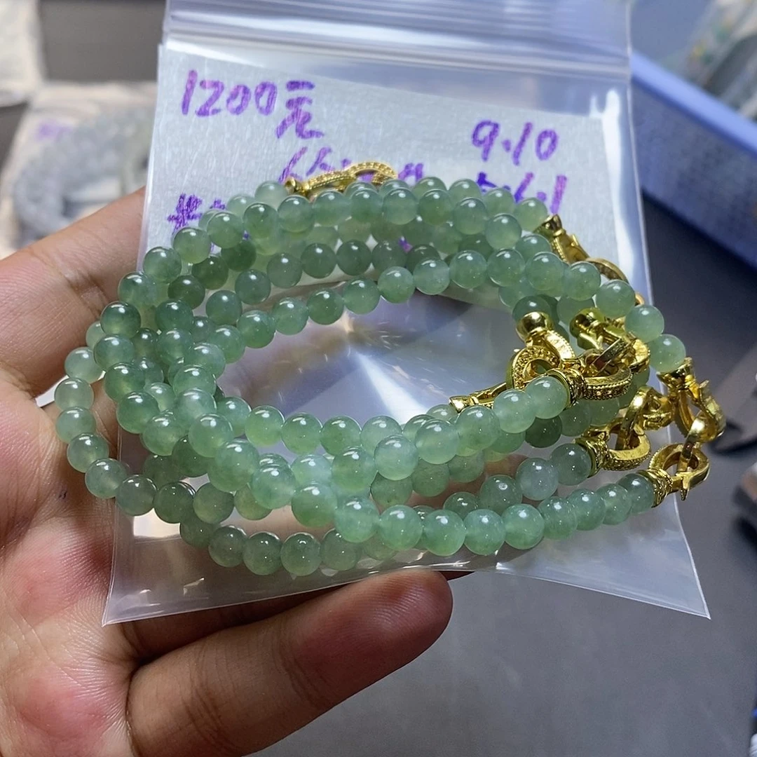 辉***狼未镶嵌定制翡翠珠子