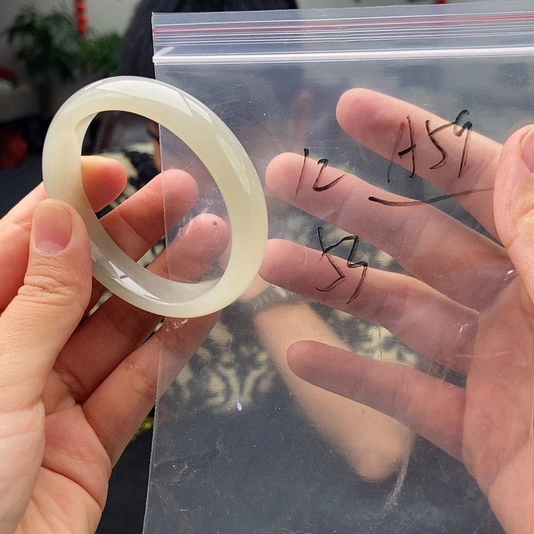 和田玉手镯未镶嵌颜色多样性发拍一发一