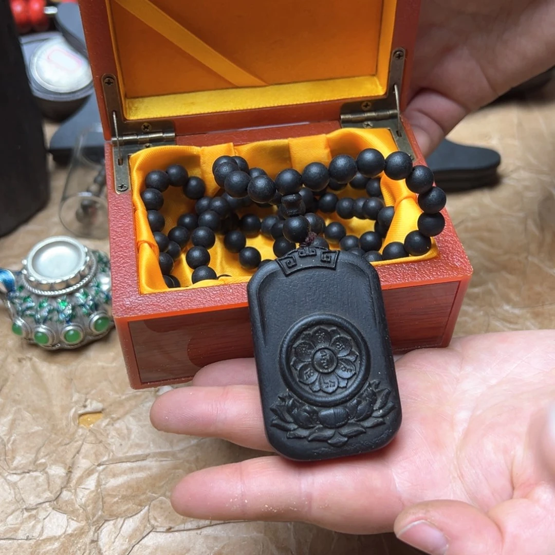 大叶紫檀（黑酸枝木类）