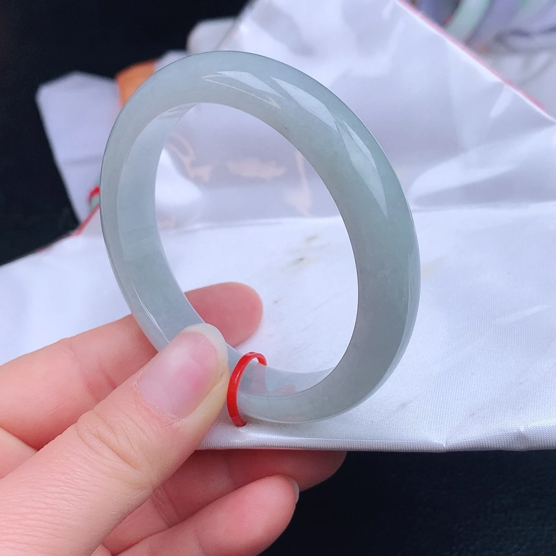 翡翠手镯未镶嵌远***景89042xc vb n