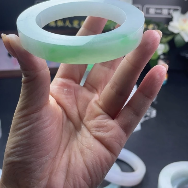 定制翡翠手镯定金未镶嵌