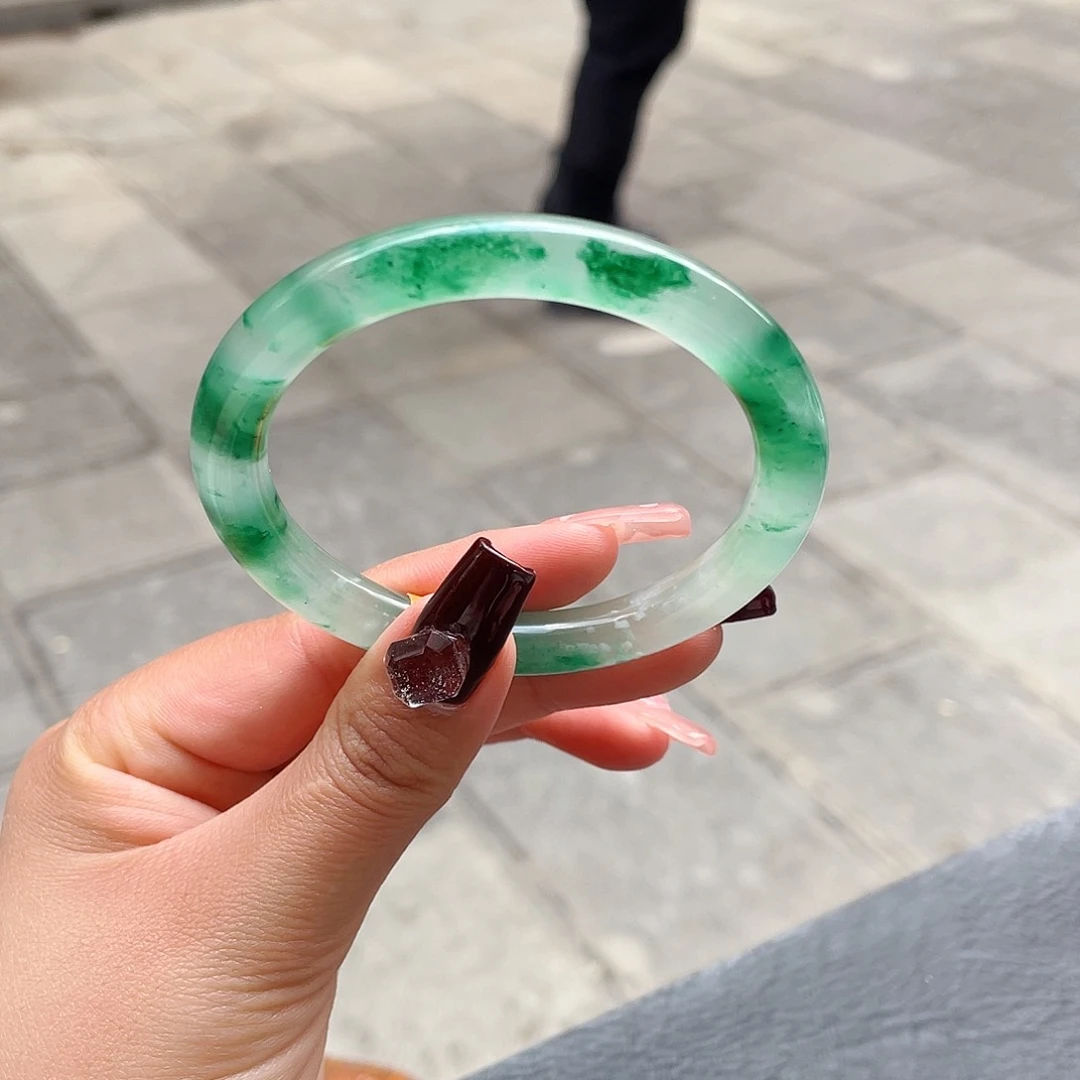 石英质玉手镯未镶嵌14