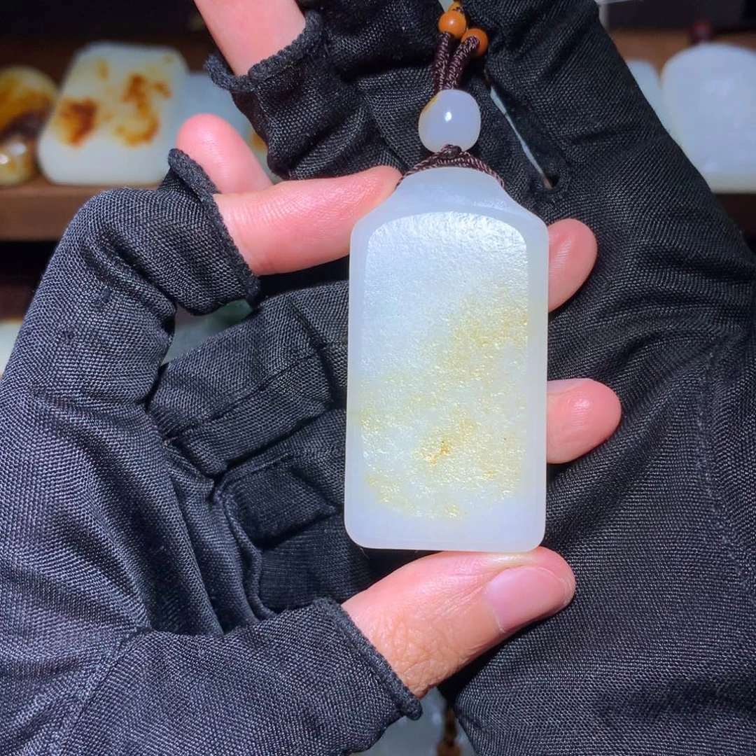 a***c颈饰未镶嵌和田玉