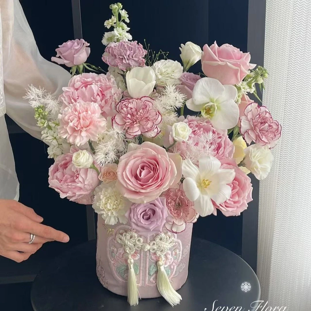 【文艺】康乃馨玫瑰混搭新中式抱抱桶送妈妈送长辈礼物花店鲜花送花到家