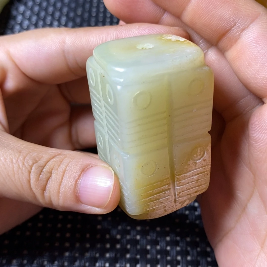 未镶嵌和田玉（糖玉）挂件